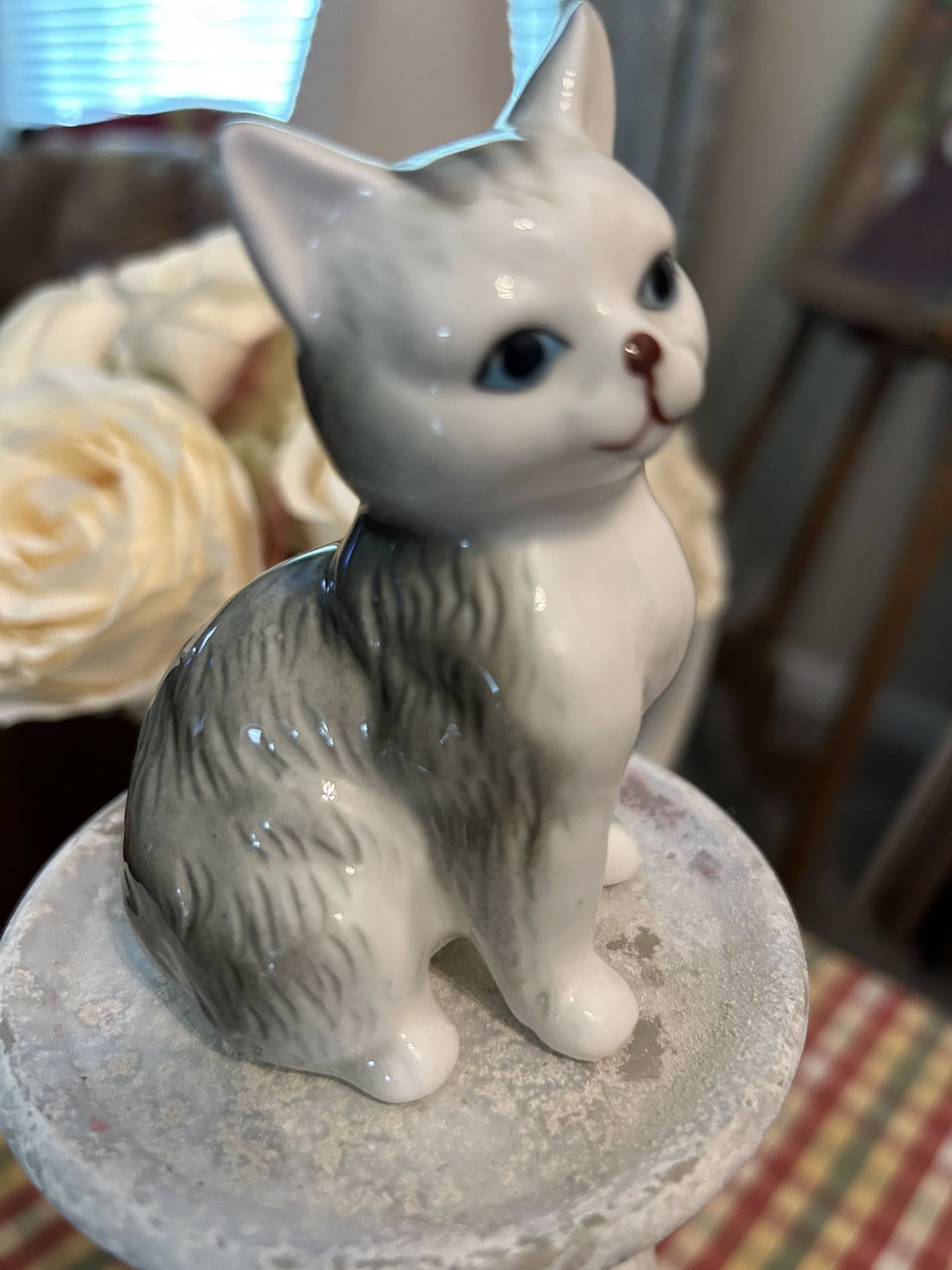 Vintage Gray/White Ceramic Cat Figurine 