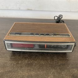Vintage General Electric Alarm Clock Radio Model 7-4625C AM/FM Digital