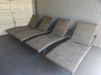 4 Outdoor patio chaise lounging chairs, pool furniture loungers