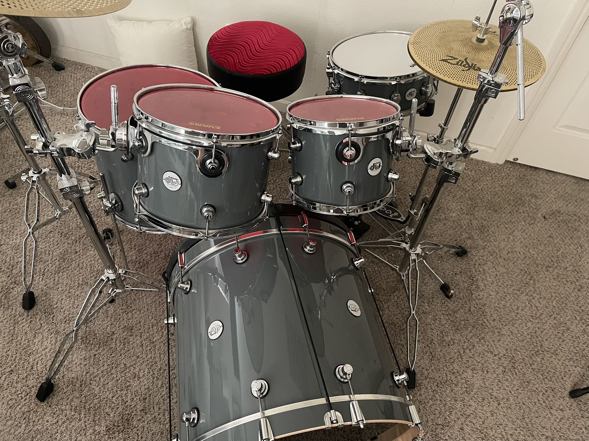 Drum set DW with all DW hardware 