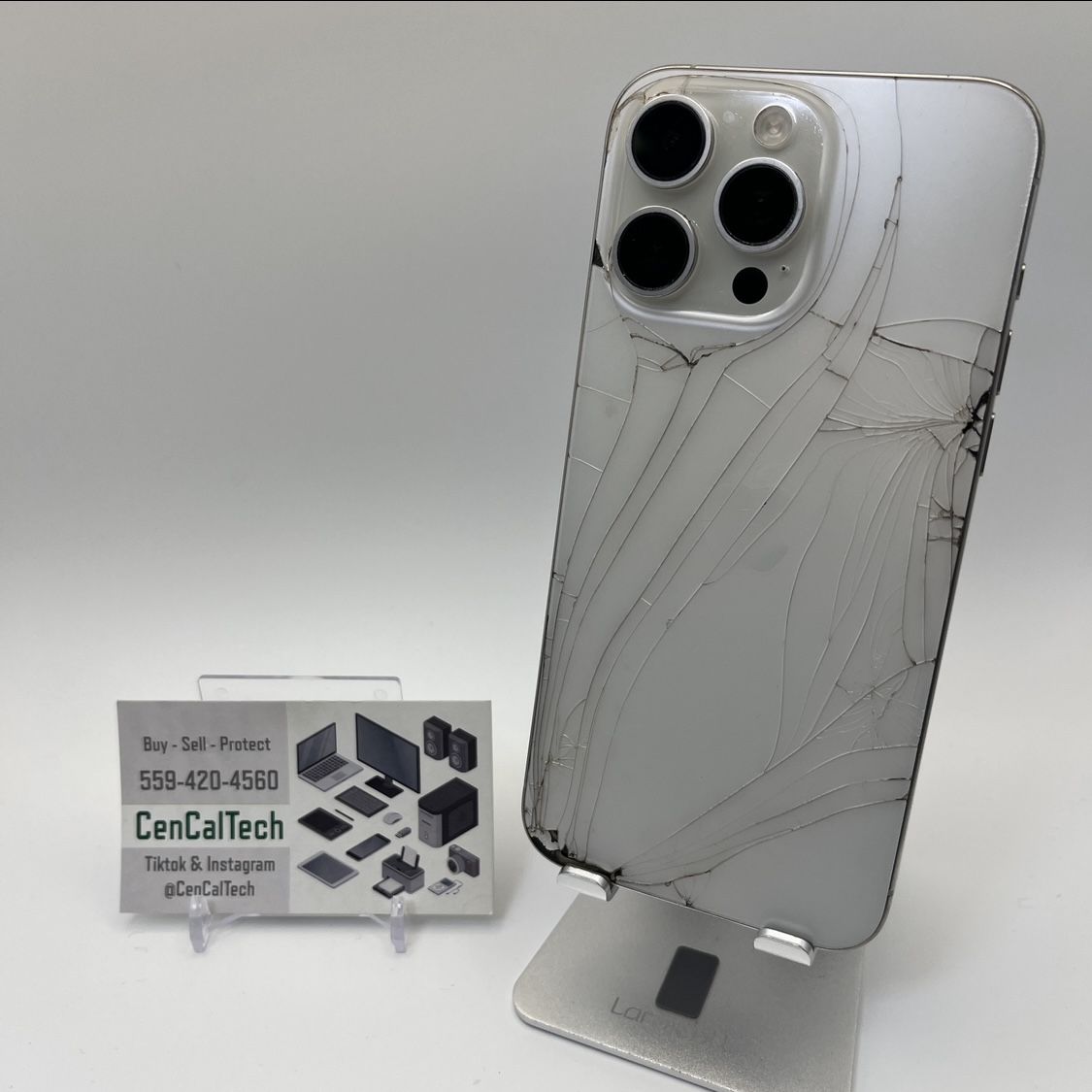 iPhone 15 Pro Max 256gb At&t and Cricket Carrier 94%๐ Front and Back Cracked. Fully Fuctional