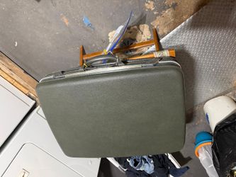Vtg 1970 Airway 25” Hardcase NOS with 2 Keys Dark Green Suitcase  Never Been Used
