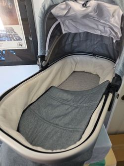 Uppababy bassinet with stand