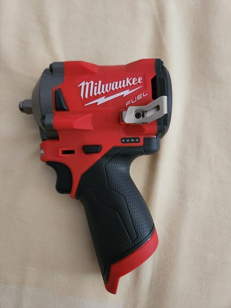 Milwaukee M12
