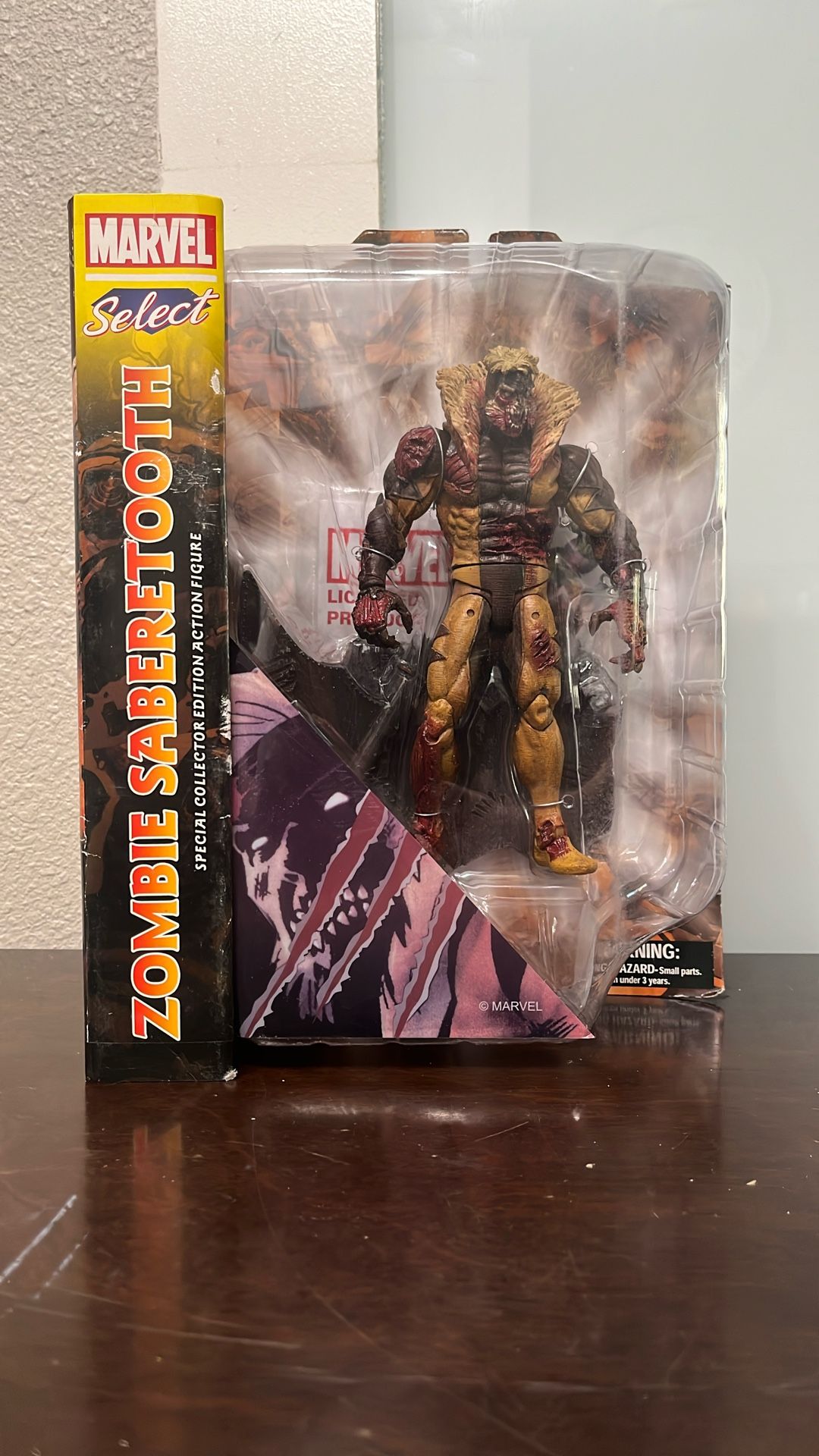 Marvel Diamond Select Zombie Sabertooth