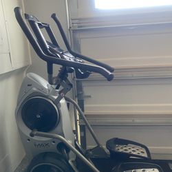Bowlfex Max Trainer M7 