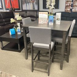 Small Dining Set 🩶🤎 $499