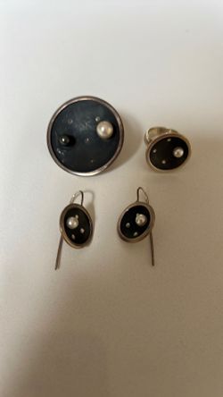 Pearl jewelry
