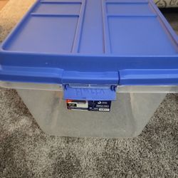 Hefty Storage container 