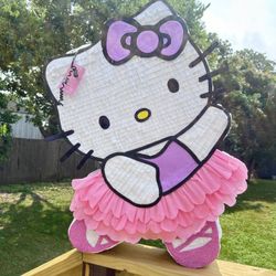 Hello Kitty Piñata 