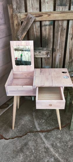 Girls vanity bedroom furniture 65$