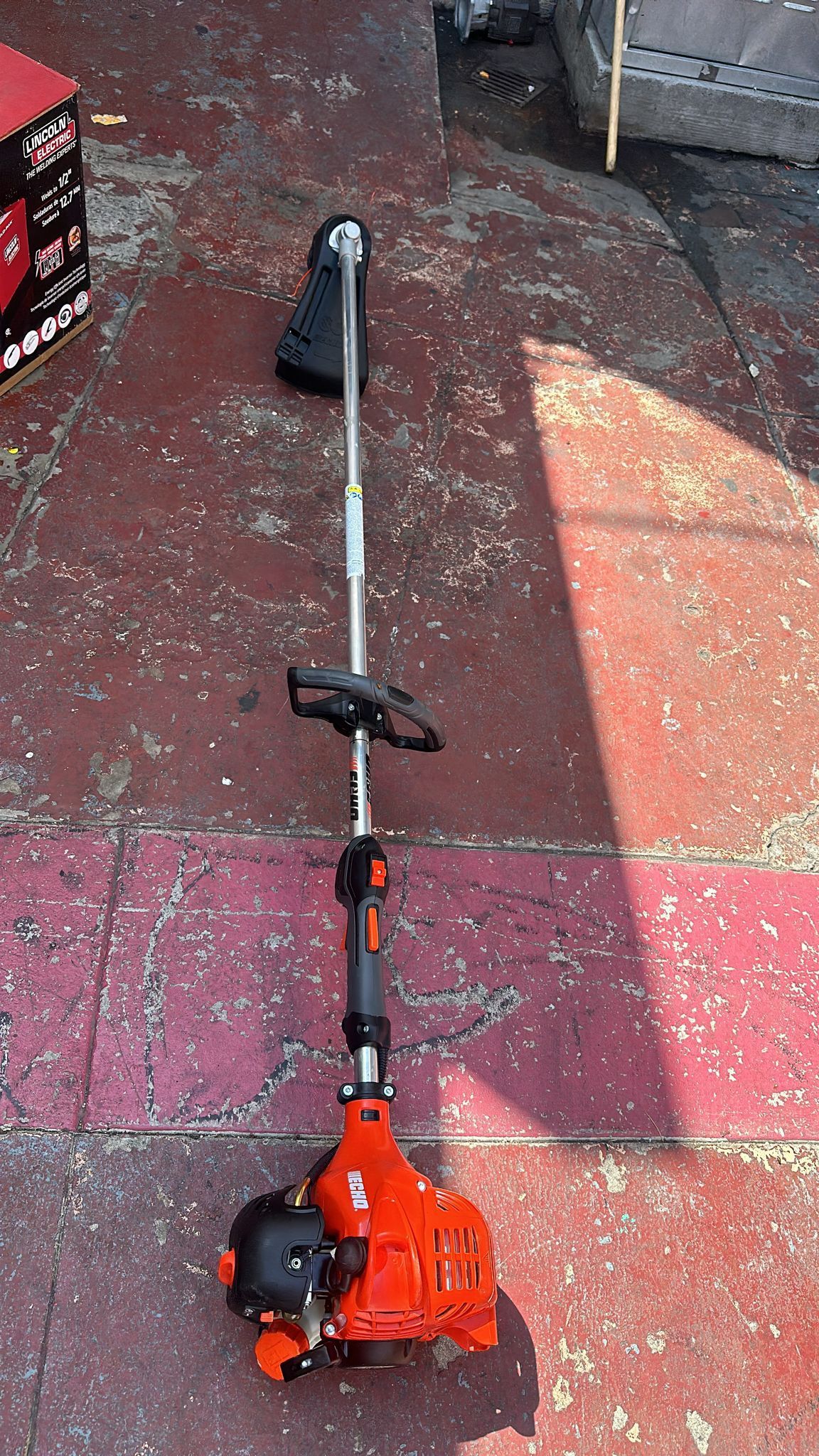 ECHO SRM-225 21.2 cc Gas 2-Stroke Straight Shaft String Trimmer