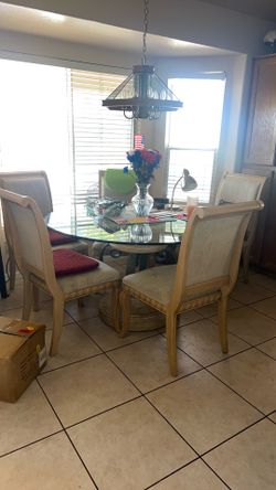Glass top Broyhill dining table round 5 chairs