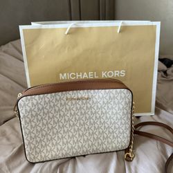 MK Purse 