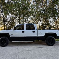 Selling A 2002 Chevy 2500HD Silverado Duramax Truck
