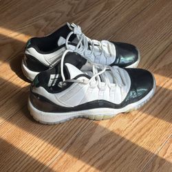 Jordan 11 Retro Low (Size 5)