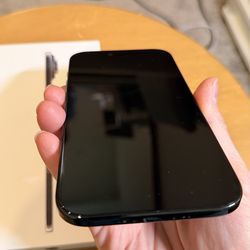 iPhone Air 512GB Unlocked – Excellent Condition – 100% Battery – Box + Extras