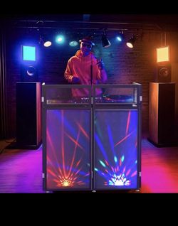 Dj W Stand