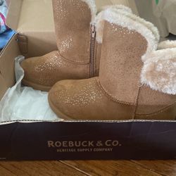 Girls Boots Brand New In Box Size 4