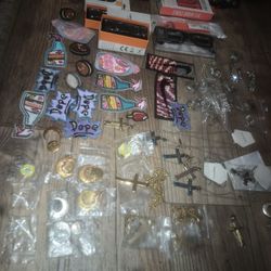 Wholesale Profit - 85 Pieces Jewelry, Earpods, Rings, Fashion (Bulk Discount) All New