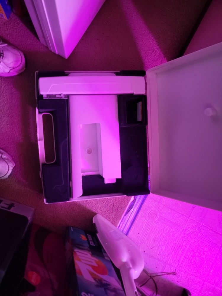 Viking Designer I &2 Embroidery Unit. Pick Up Only 