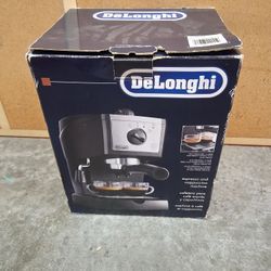 DeLonghi Pump Espresso And Cappuccino Machine EC140B