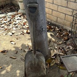 Vintage D handle coal shovel