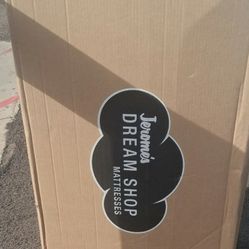 Brand New Queen Mlily WellFlex 2.0 Memory Foam Mattress. 