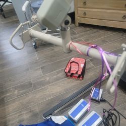 Hoya Electric Lift With Charger And Batteries