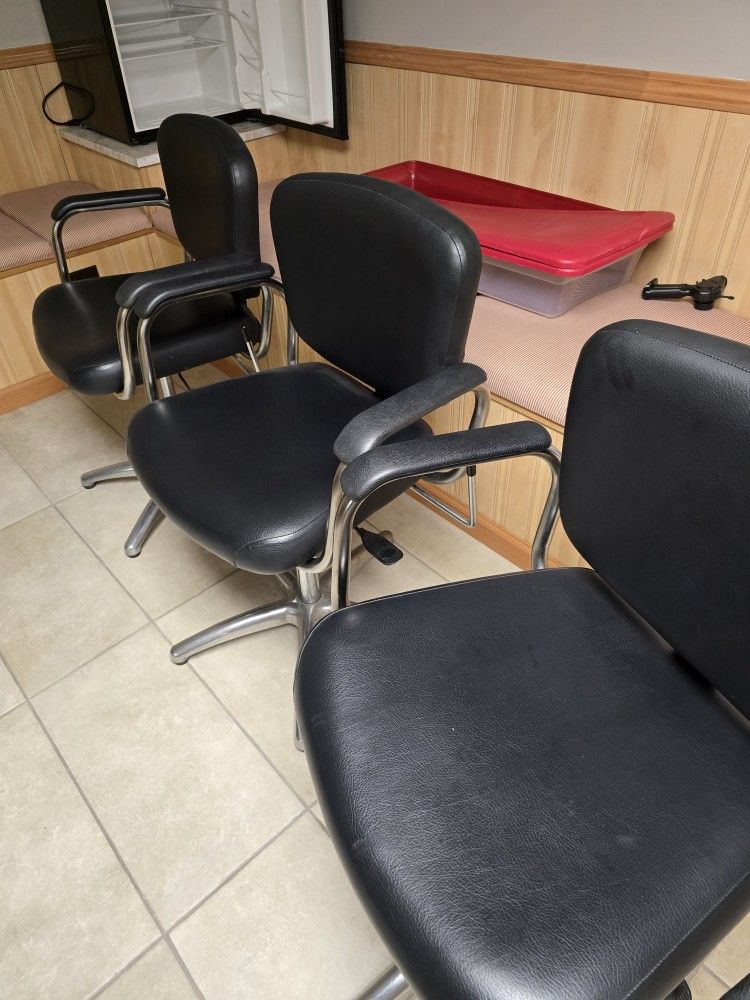Salon Shampoo Chairs