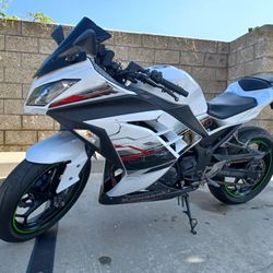 2013 Kawasaki Ninja Ex300 