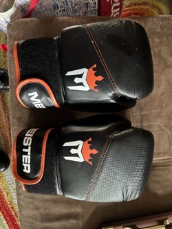 Boxing gloves