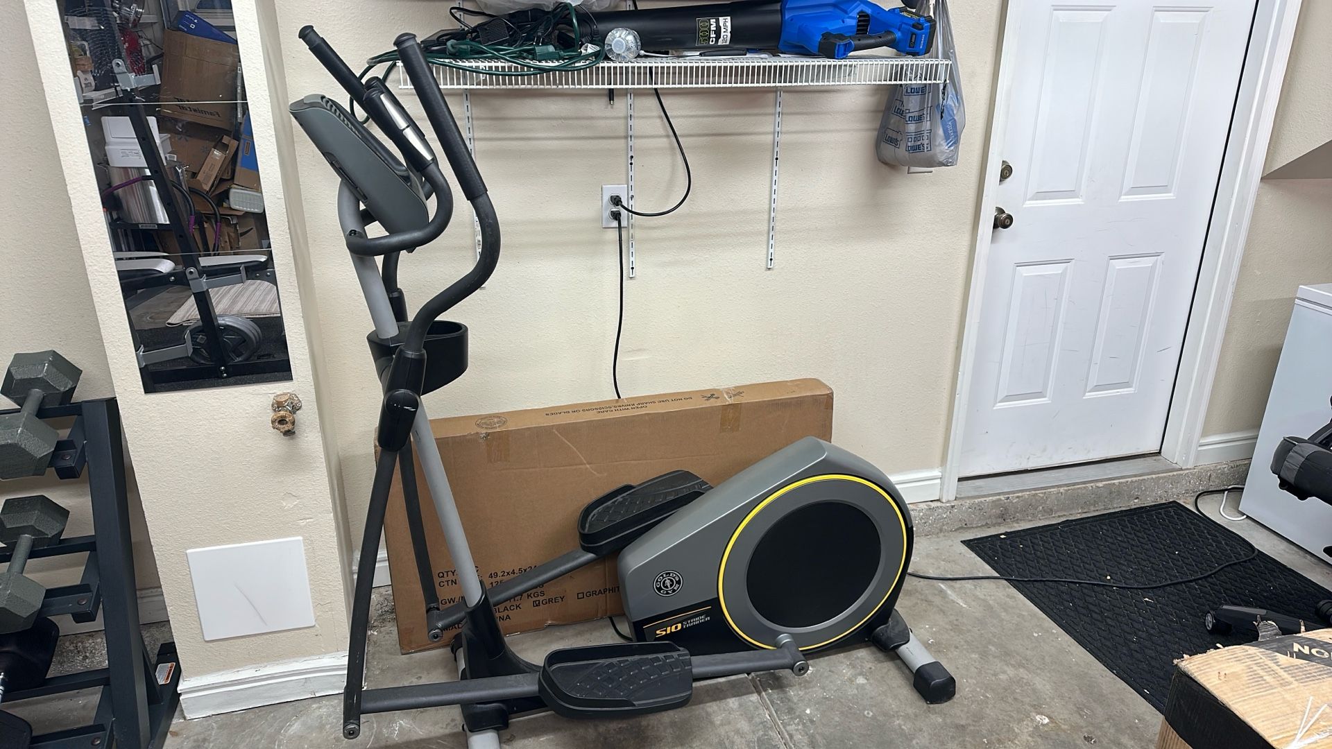 Elliptical Machine Golds Gym