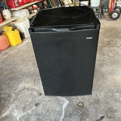 Mini Fridge-Haier 4.5 Cu’