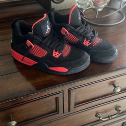 Jordan 4s