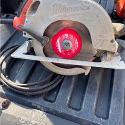 Milwaukee Circular Saw