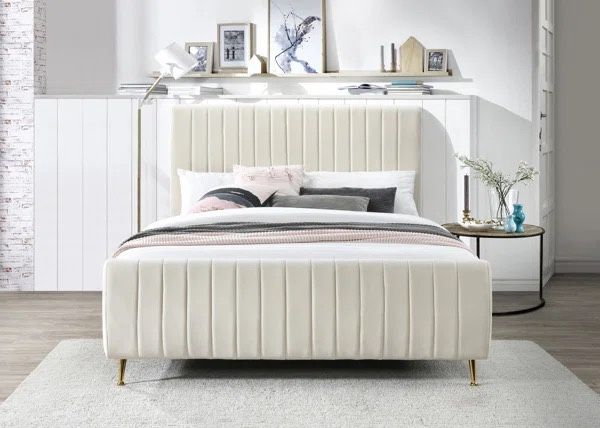 Upholstered Platform Bed Frame - Queen
