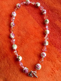 Pretty ROSE beads necklace 🌿🌹🌿Crystal butterflies 🦋 Fashion jewelry