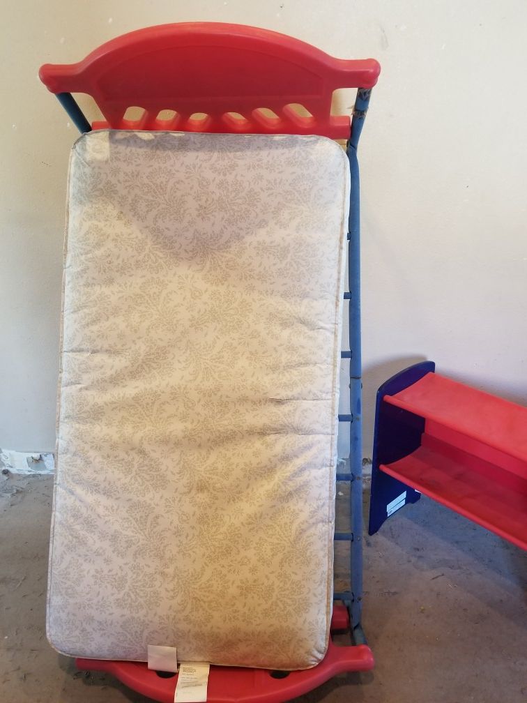 Kids bed with toy storage $10