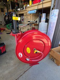 1/2" ID air hose reel. 50 ft