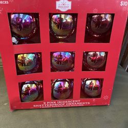 Son Esferas Para El Arbol De Navida  Estan Nuevo’s &$2 Dolls Cada Caja