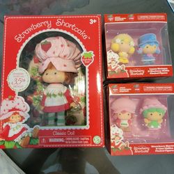 Strawberry Shortcake Doll 2015 and minis