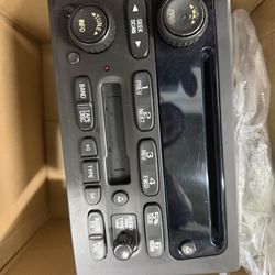 GMC  ORIGINAL RADIO/CD