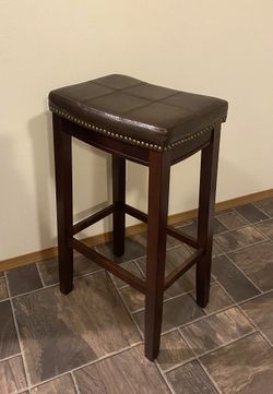 2 Pieces - Bar Stools