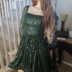 Cute Holiday Green Sequin Short Dress Small .