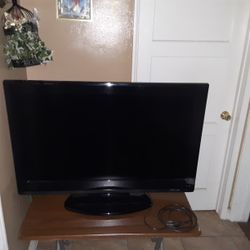 32 Inch Apex Digital Television 