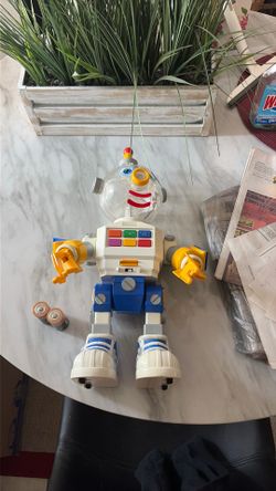 VTG MYPAL ROBOT TALKING