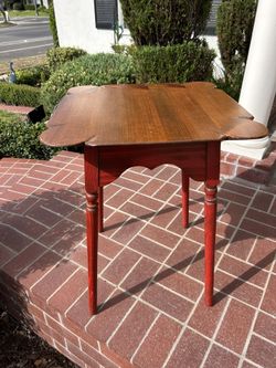 Vintage Tiger Maple Country Scalloped Accent Table Turned Legs porringer Cookie-cutter End Nightstand Console Entryway Table Desk Antique Primitive B