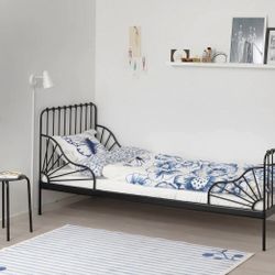 Extendable Bed + Twin Size Mattress 