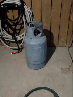 Gas tank